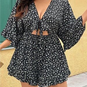 Ditsy Floral Ruffle Hem Romper - 2X, NWOT